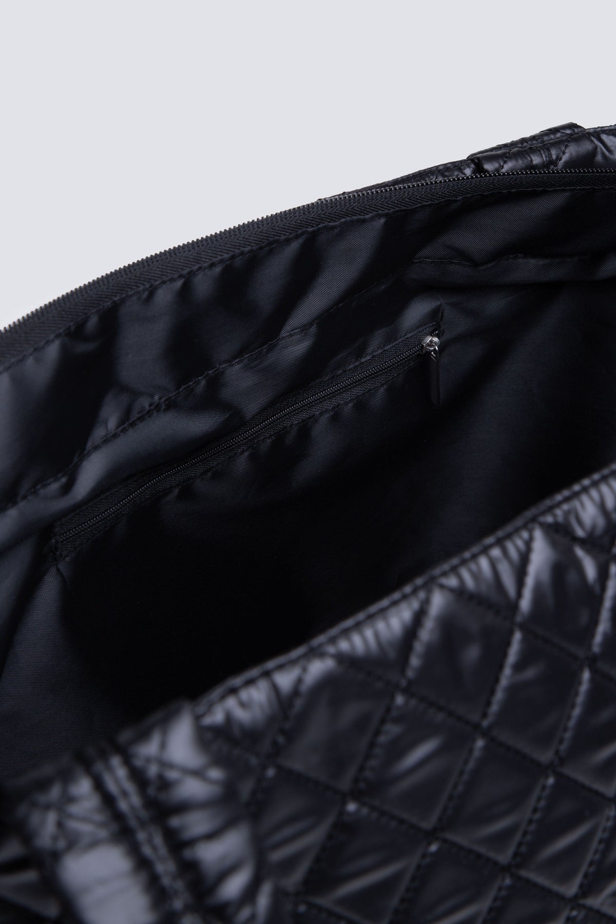 Bolso Tote Quilted Cosmic Negro Everlast