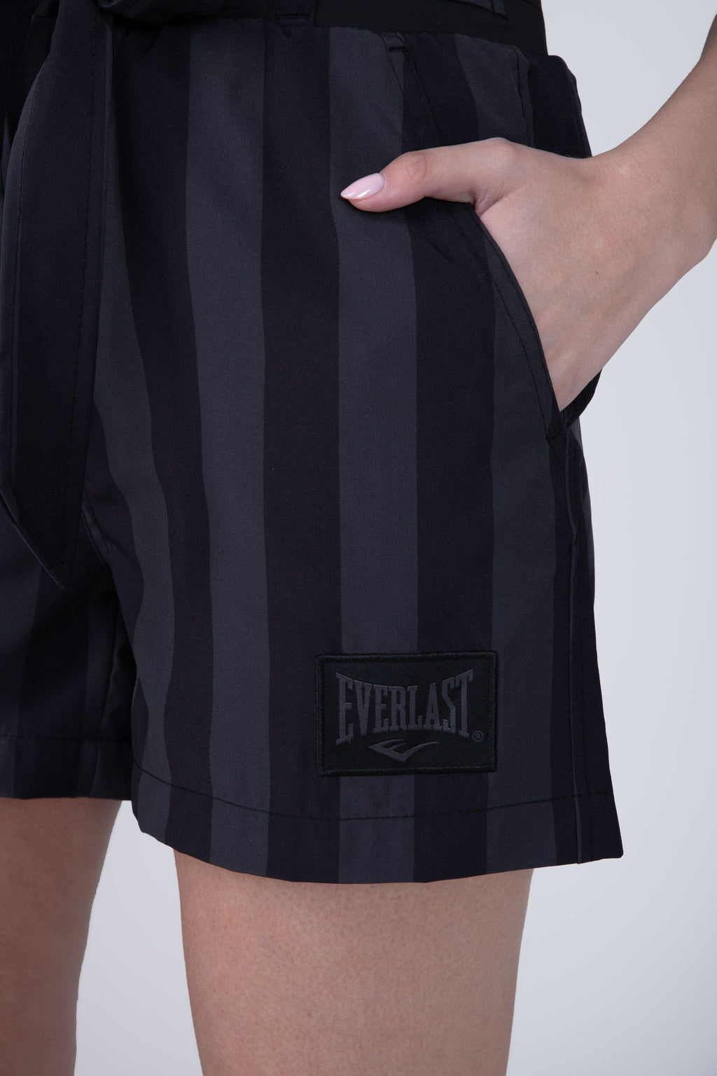 Short Downtown Negro Everlast