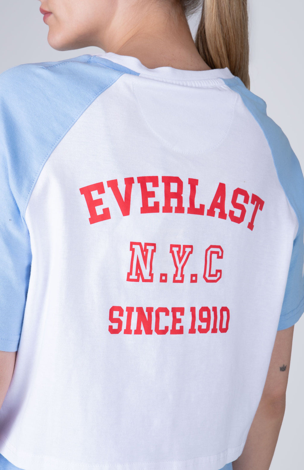 Polera Manga Corta Greys Celeste Everlast