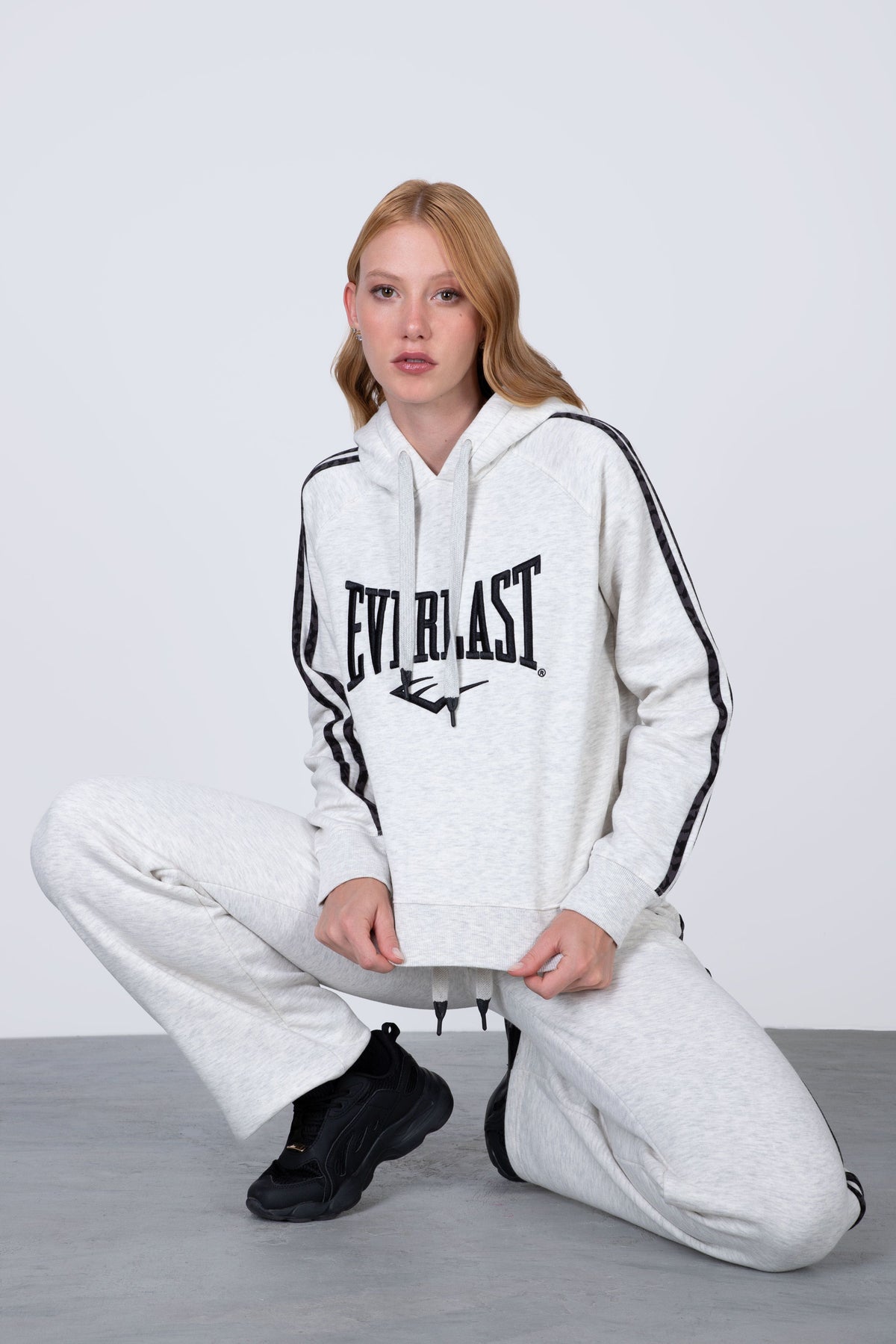 Poleron Hood Alba Gris Everlast