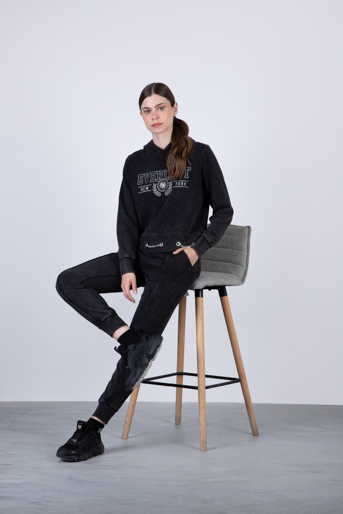 Jogger Magnolia Gris Oscuro Everlast