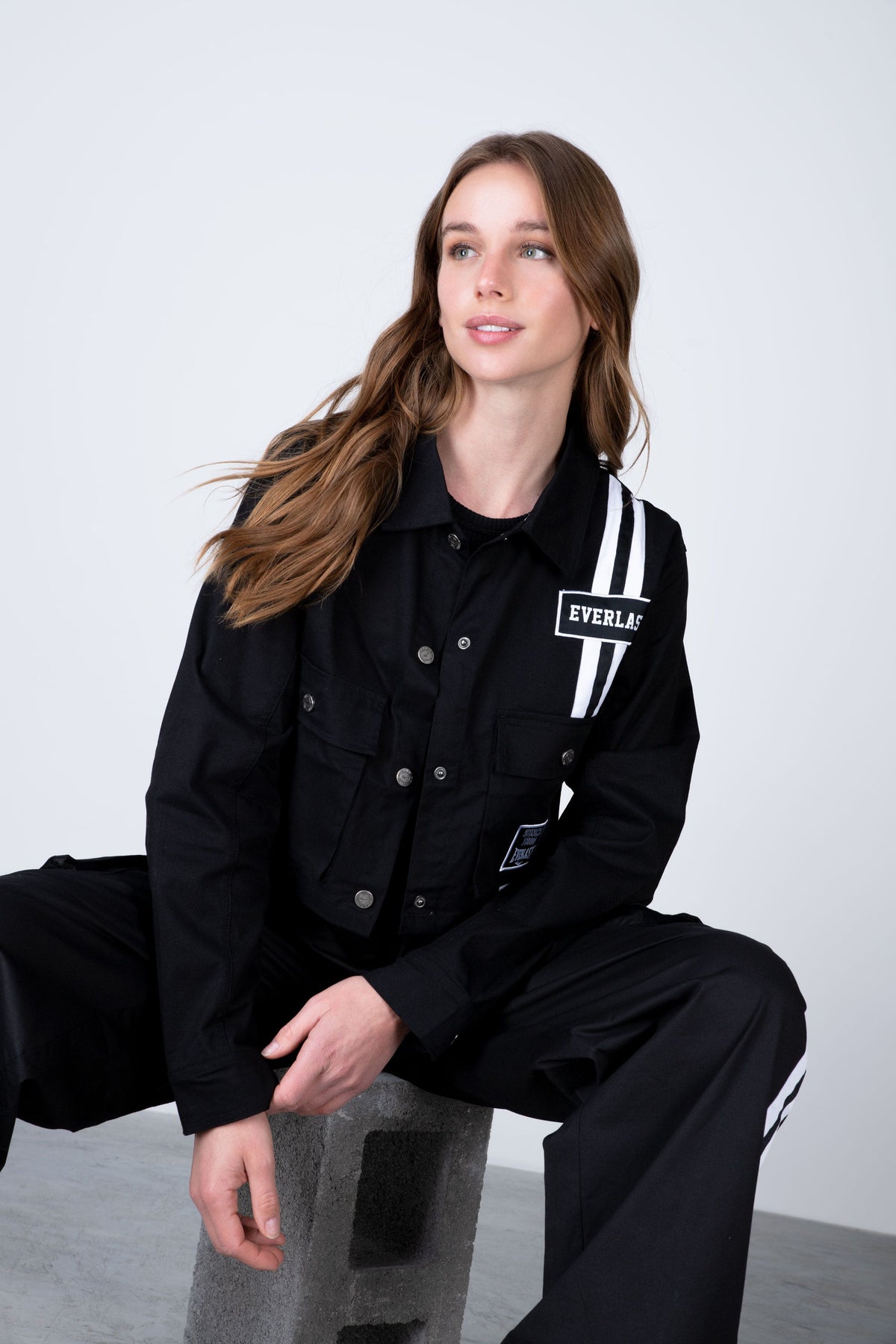 Chaqueta Crop Style Negro Everlast