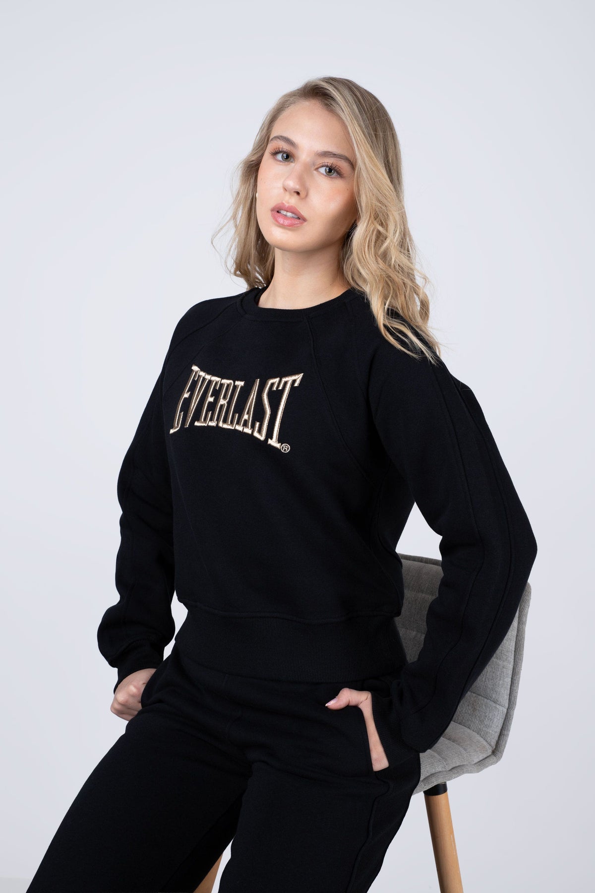 Poleron Crew Neck Arrow Negro Everlast