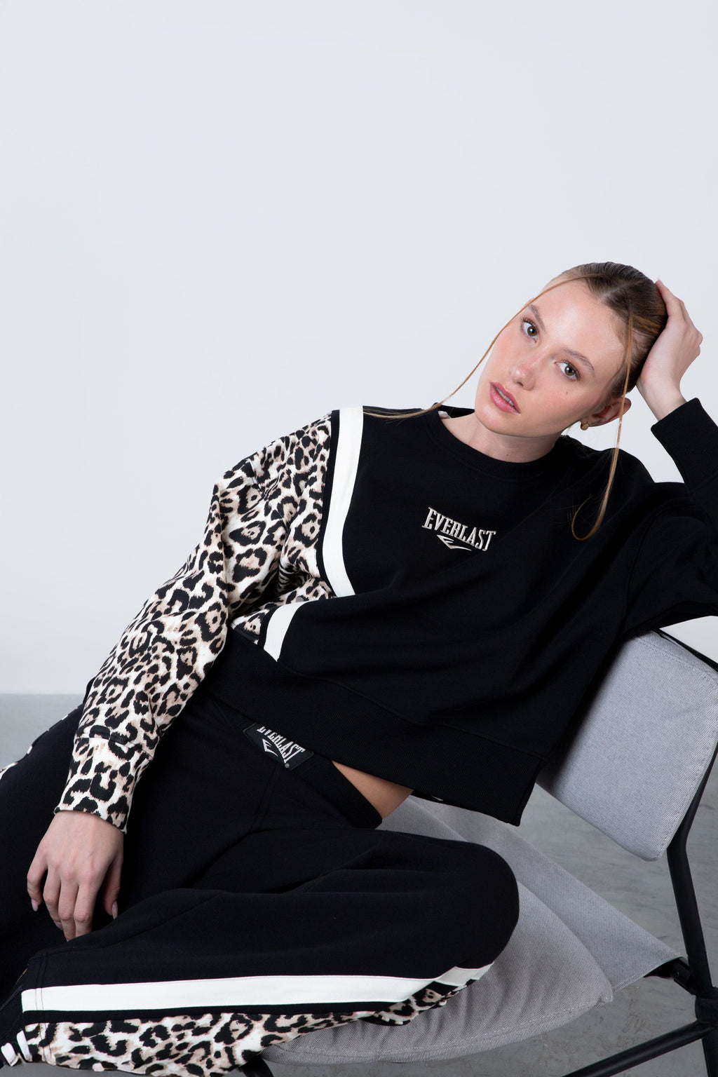 Poleron Crew Neck Tiger Negro Everlast