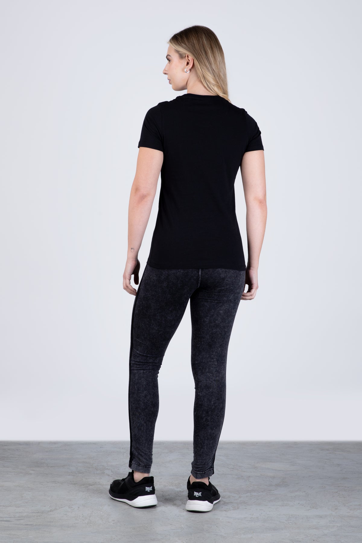 Polera Manga Corta Nepal Negro