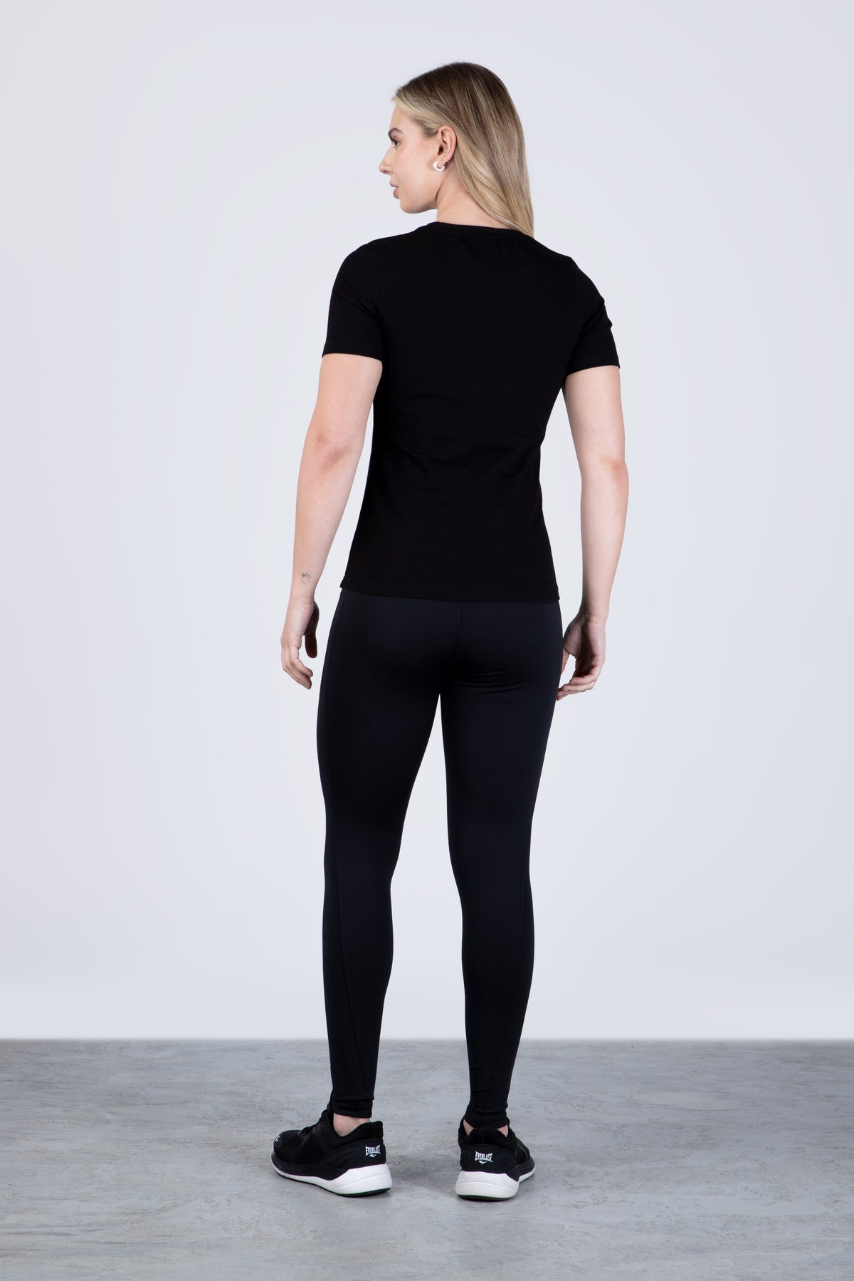 Polera Manga Corta Circle Negro