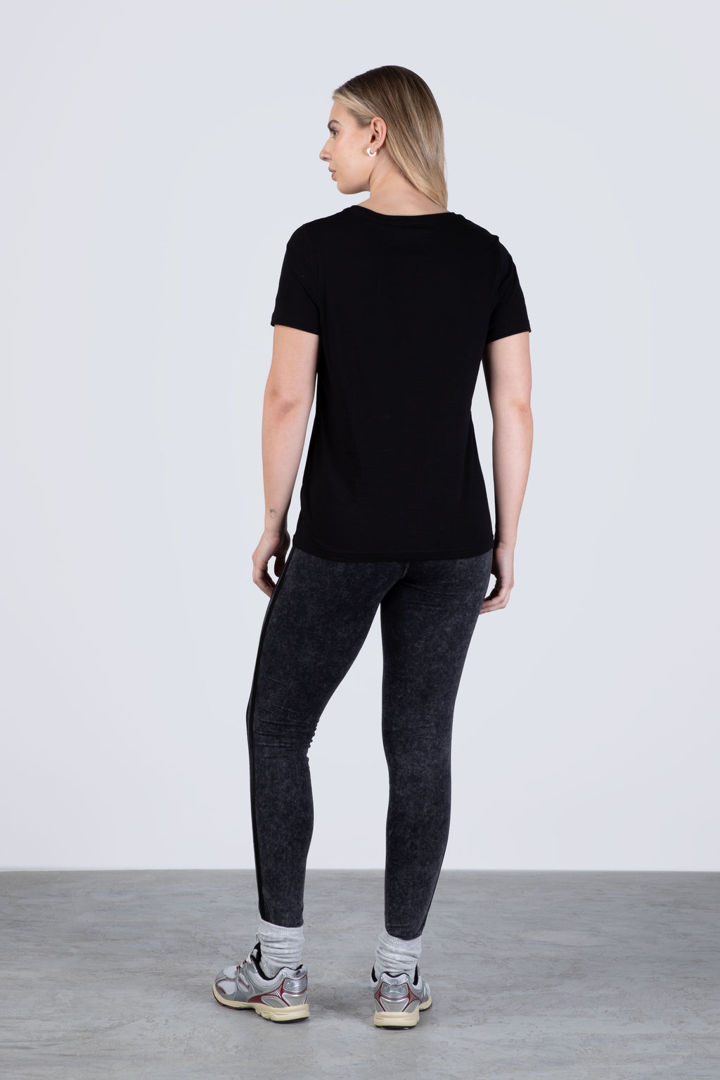 Polera Manga Corta Montreal Negro